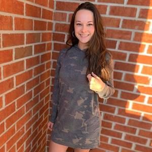 Meet your Posher, Cecily